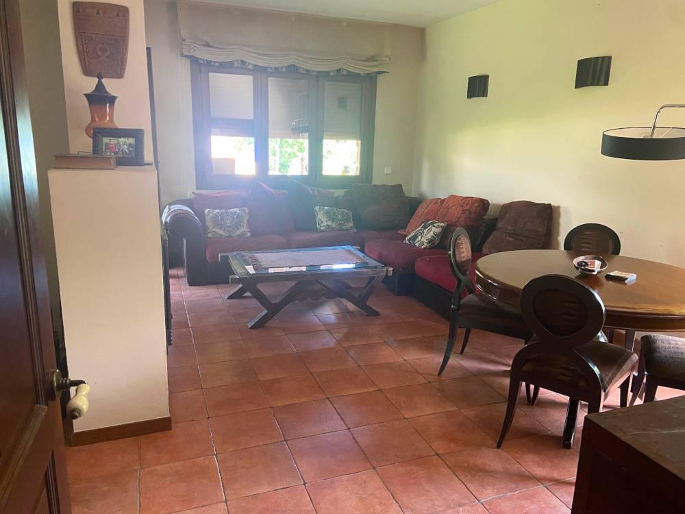 Alquila por horas Vivienda unifamiliar con jardín y piscina estilo vintage