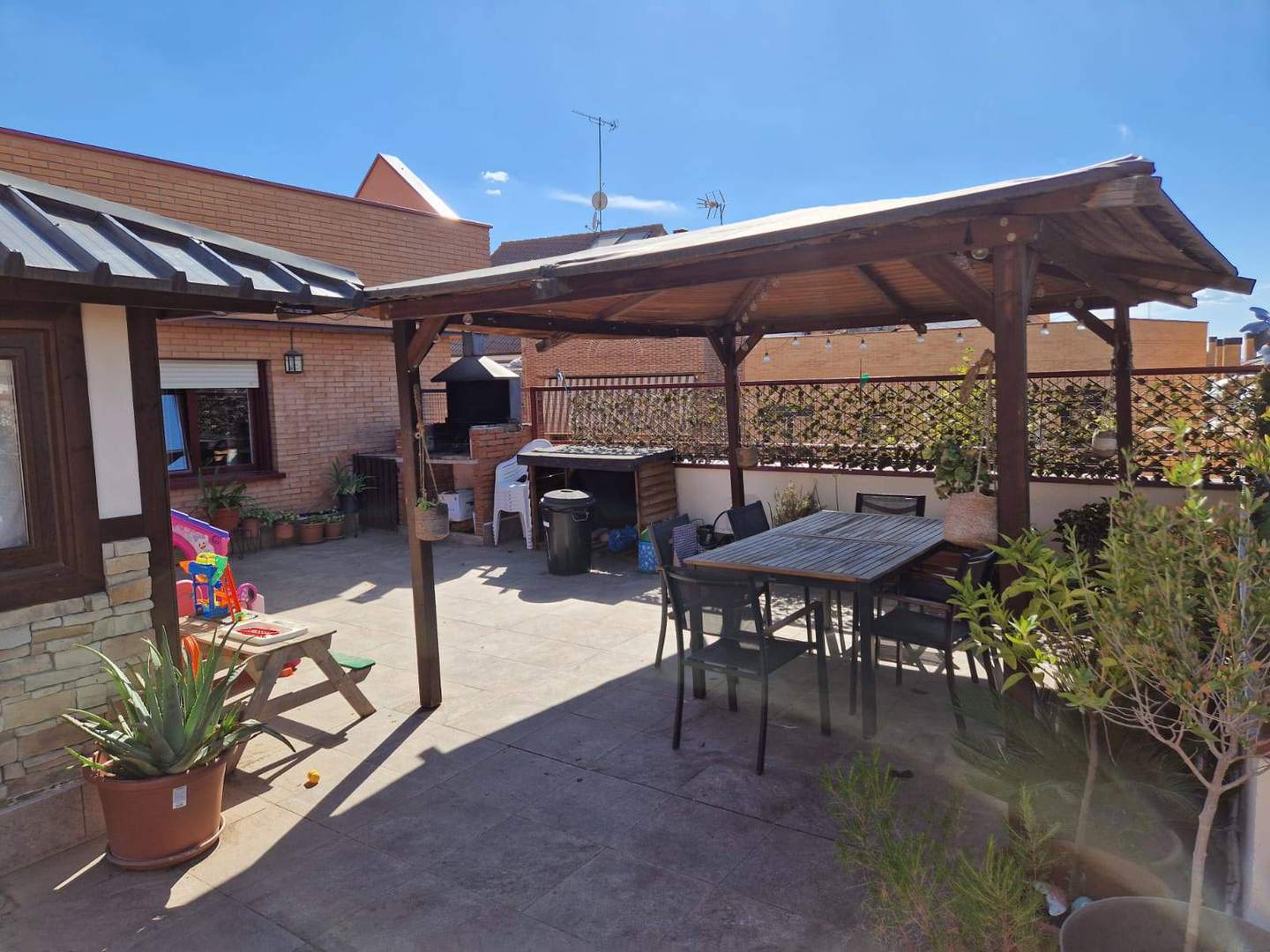 Alquila por horas Vivienda familiar ático con una gran terraza