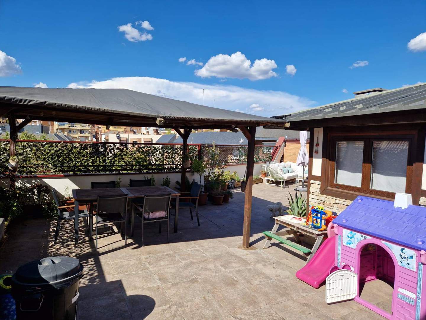 Alquila por horas Vivienda familiar ático con una gran terraza