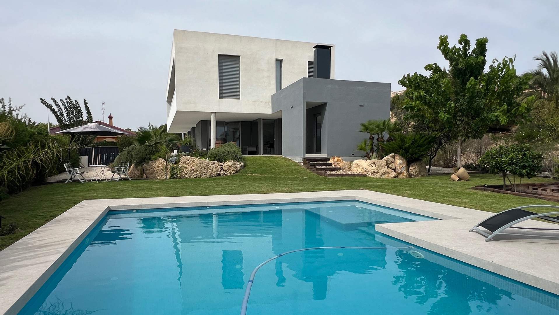 Alquila por horas Chalet mediterráneo de estilo moderno