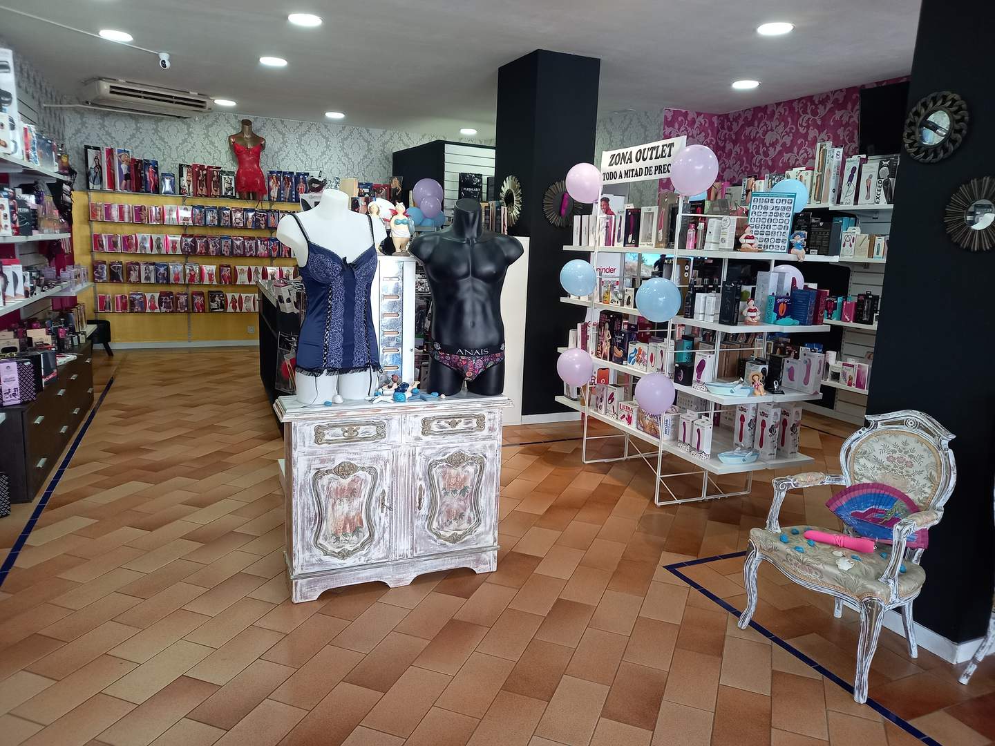 Alquila por horas Tienda de productos eróticos actual y elegante