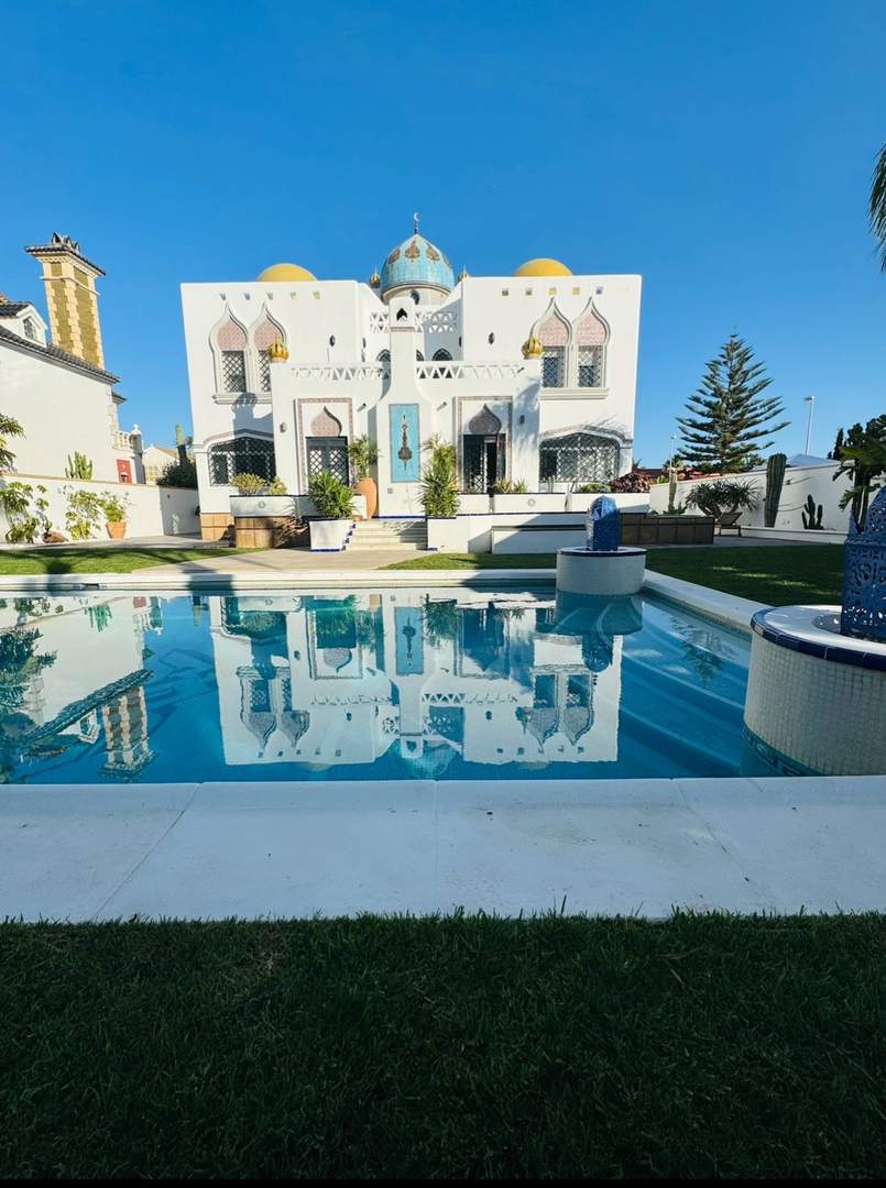 Alquila por horas Villa Árabe en Almería de Lujo con la Magia de Oriente