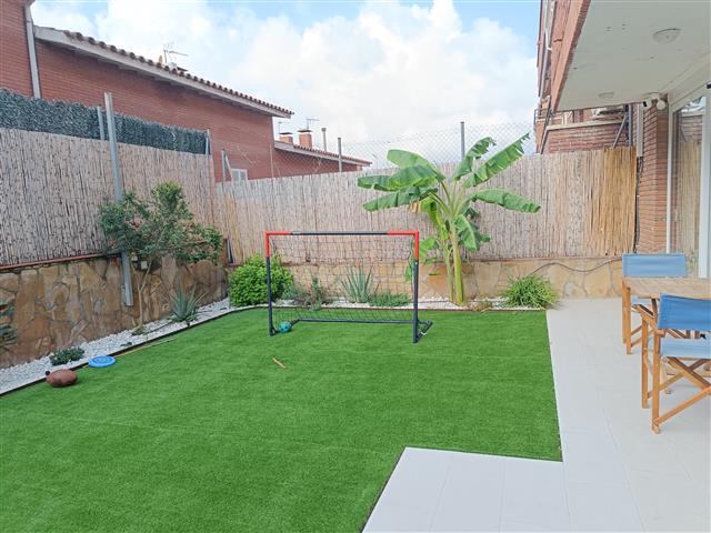 Alquila por horas Vivienda unifamiliar con un salón grande con luz natural