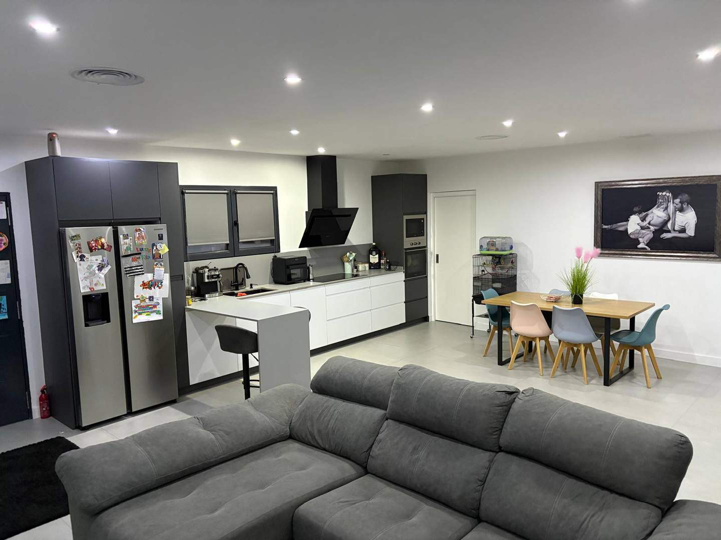 Alquila por horas Vivienda unifamiliar estilo moderno 