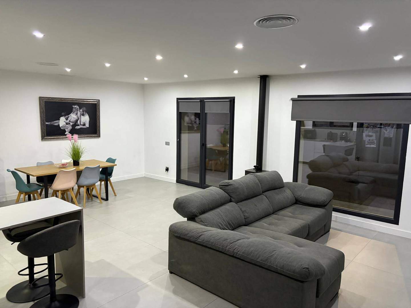 Alquila por horas Vivienda unifamiliar estilo moderno 