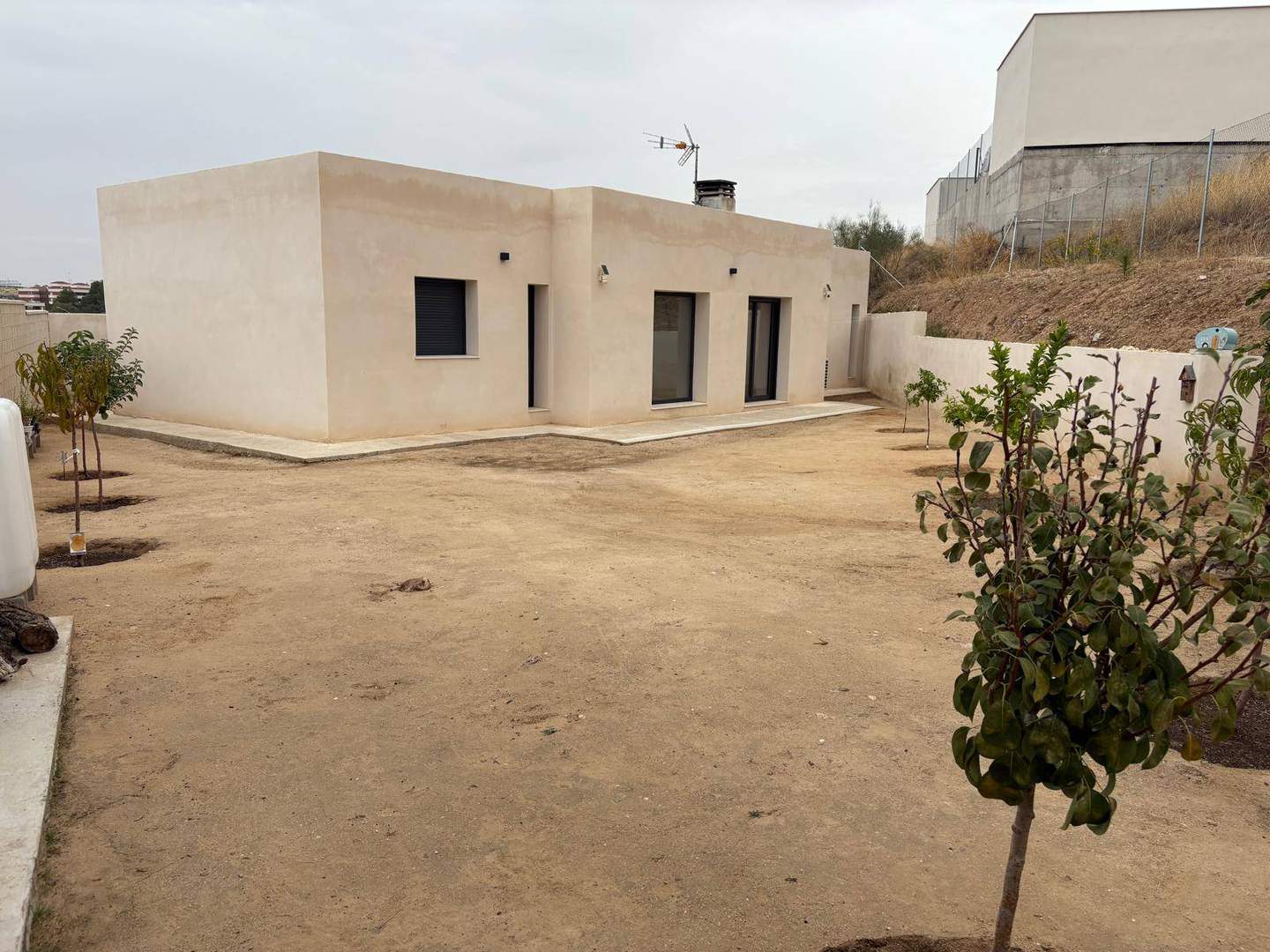 Alquila por horas Vivienda unifamiliar estilo moderno 
