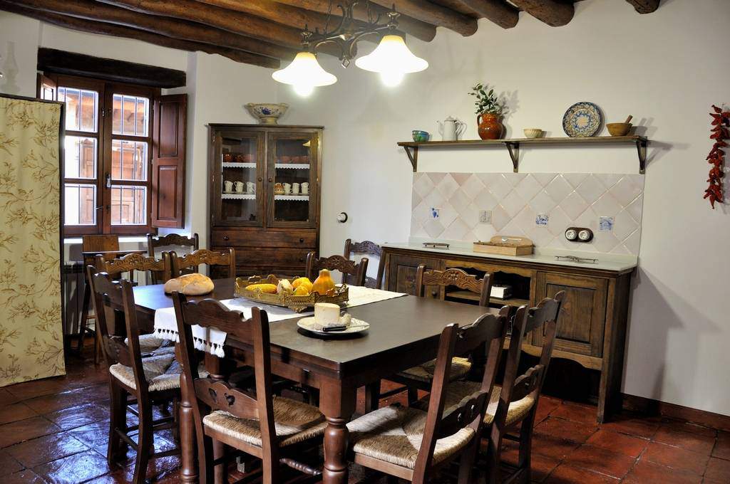 Alquila por horas Antiquísima casa de campo con su arquitectura original