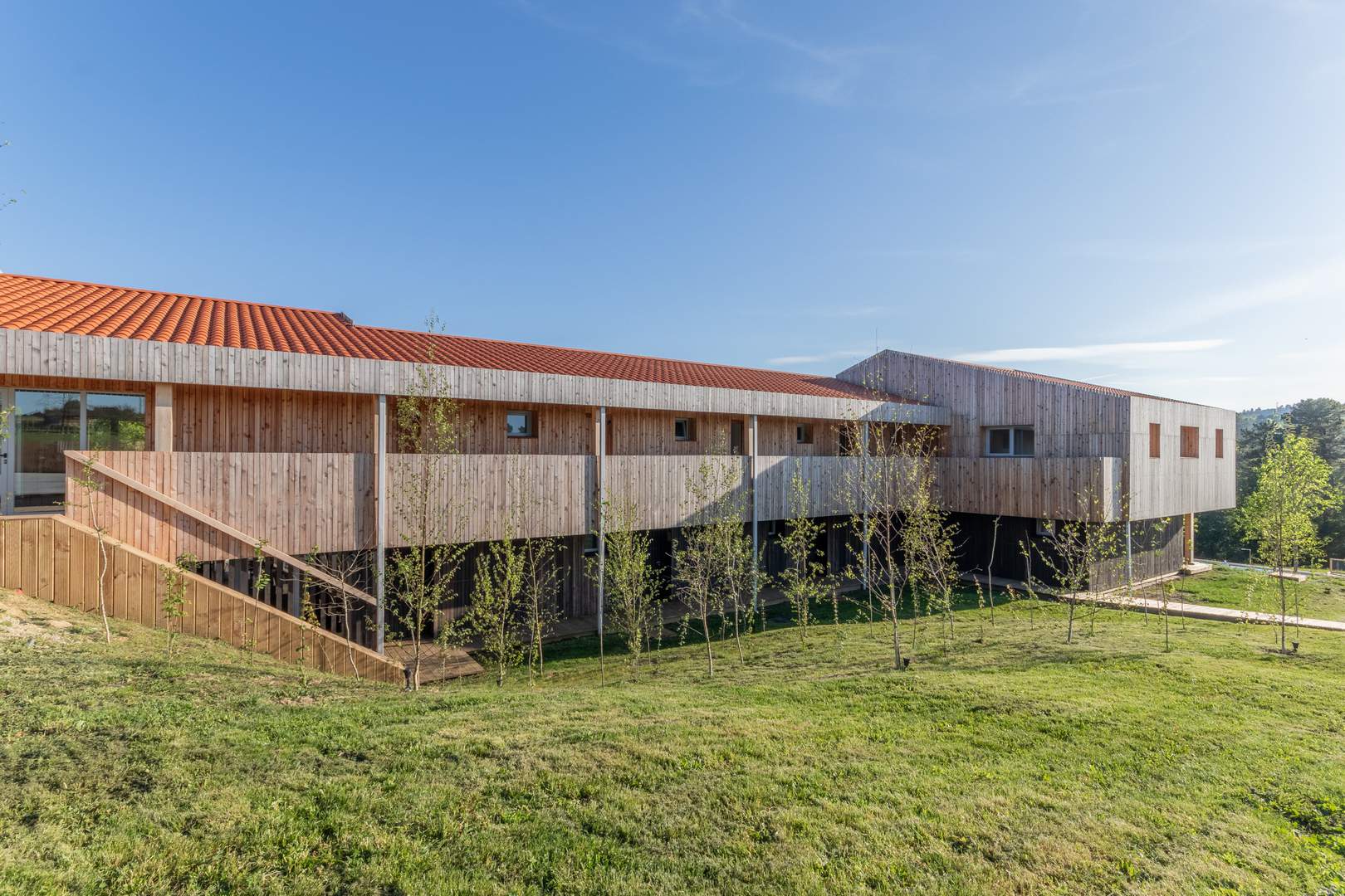 Alquila por horas Apartamento vigado con terraza y acceso a la piscina