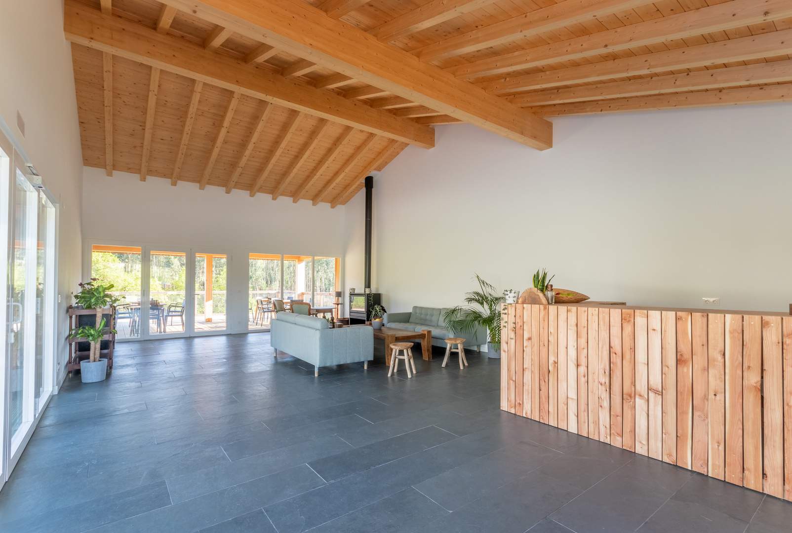 Alquila por horas Apartamento vigado con terraza y acceso a la piscina