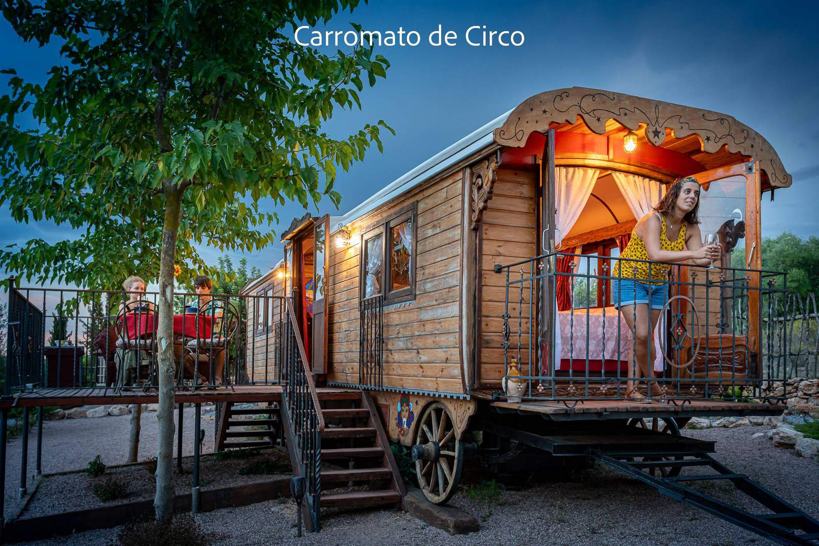 Alquila por horas carromato de circo