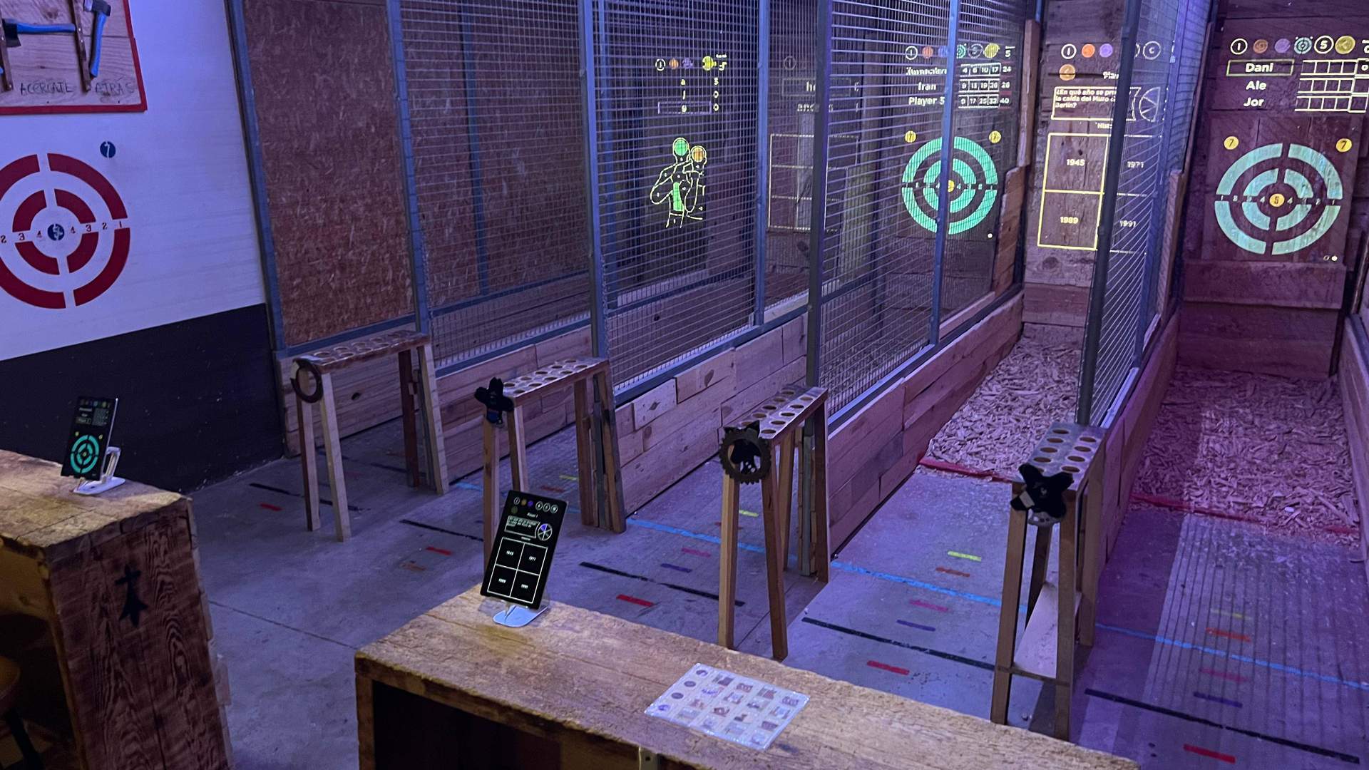 Alquila por horas Bar de hachas en Valencia Ruzafa con estilo industrial rustico