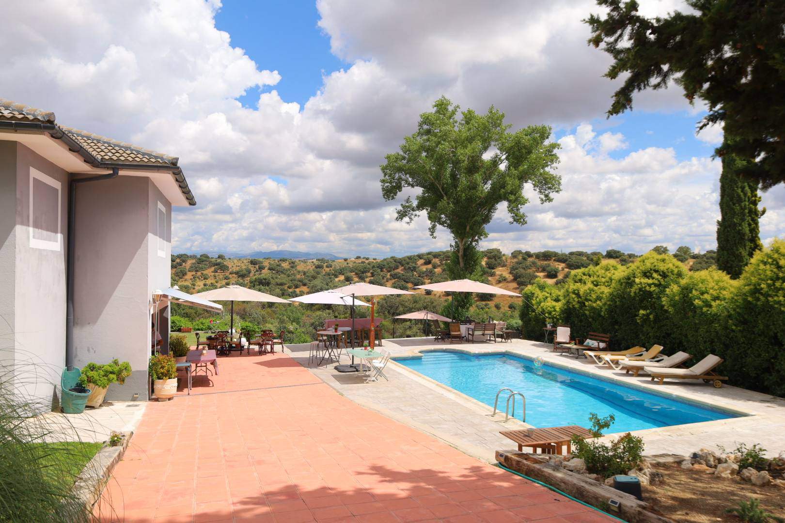 Alquila por horas Chalet individual con vistas a la sierra de Madrid y piscina