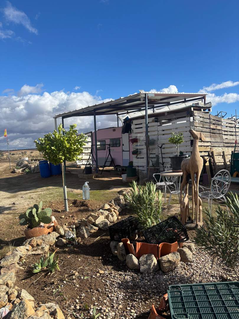 Alquila por horas Única finca con huerto y gallinero