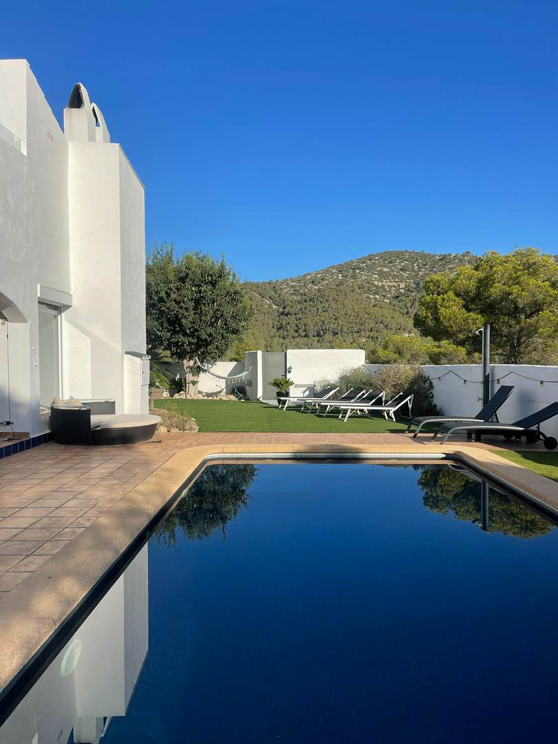 Alquila por horas Arquitectura única que se Funde con el Paisaje del Garraf