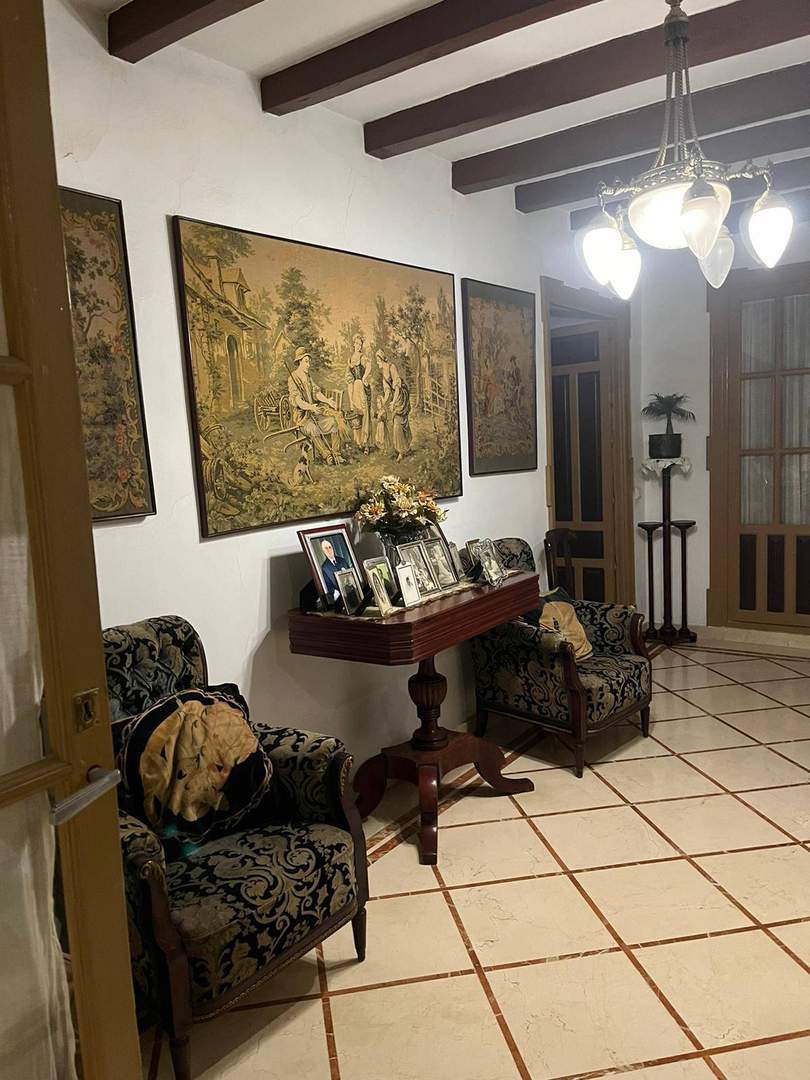 Alquila por horas Casa de dos plantas en el centro de Lucena con salones para celebraciones (antiguamente bodega)
