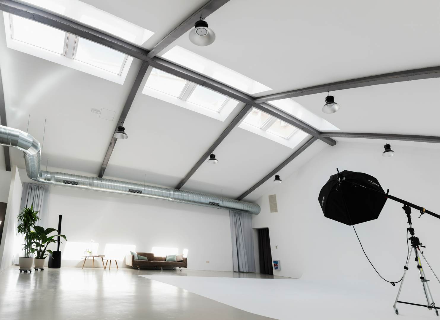 Alquila por horas Espacio multidisciplinar para estudio fotográfico o eventos