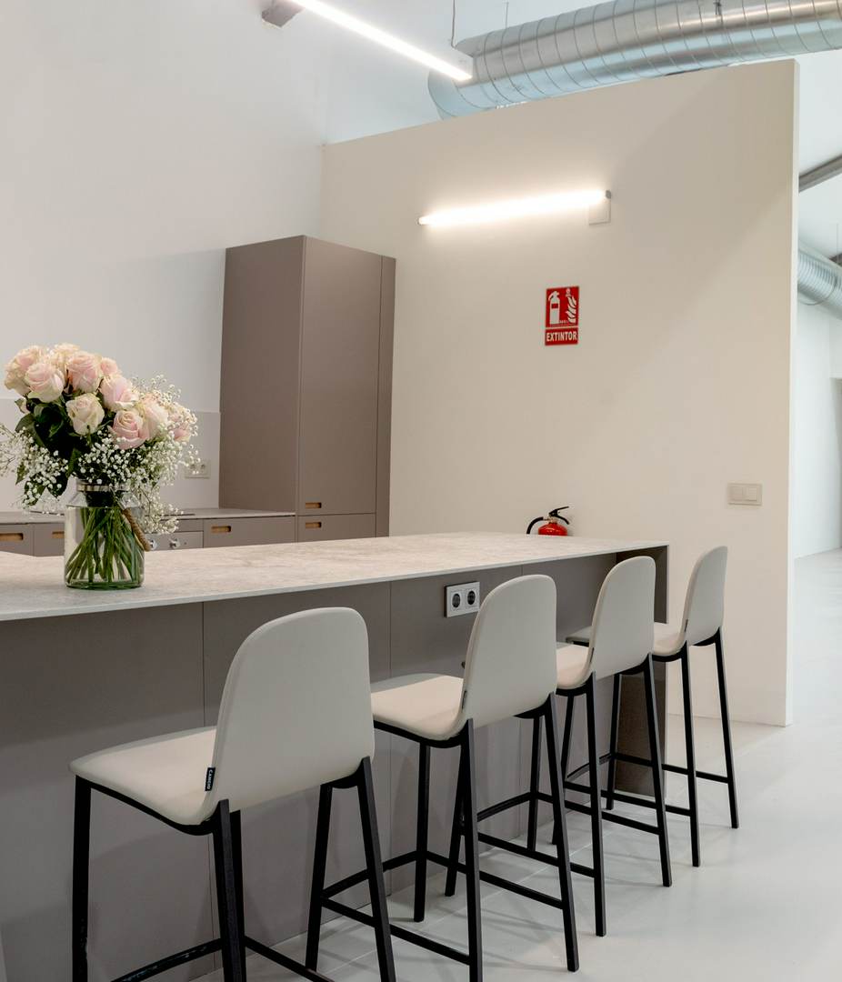 Alquila por horas Espacio multidisciplinar para estudio fotográfico o eventos