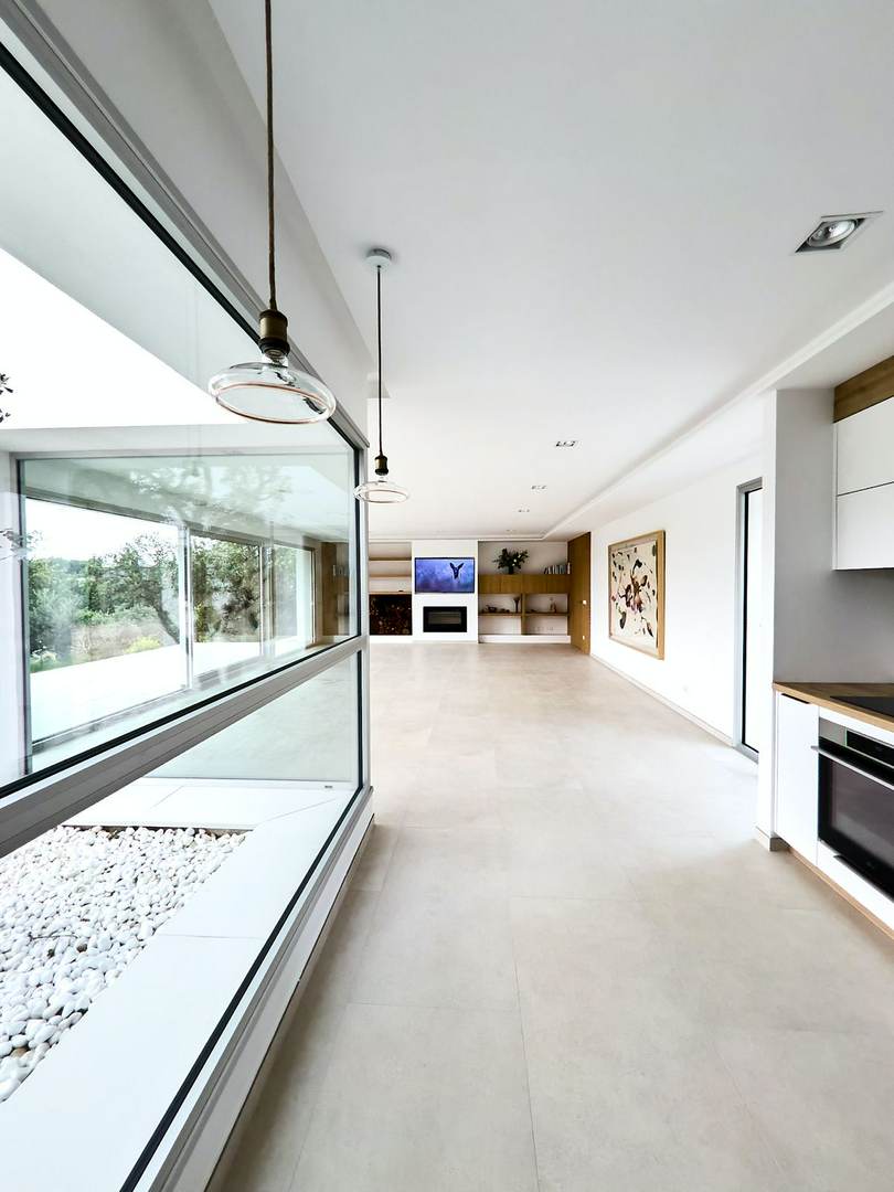 Alquila por horas Vivienda unifamiliar con espacio diáfano y piscina