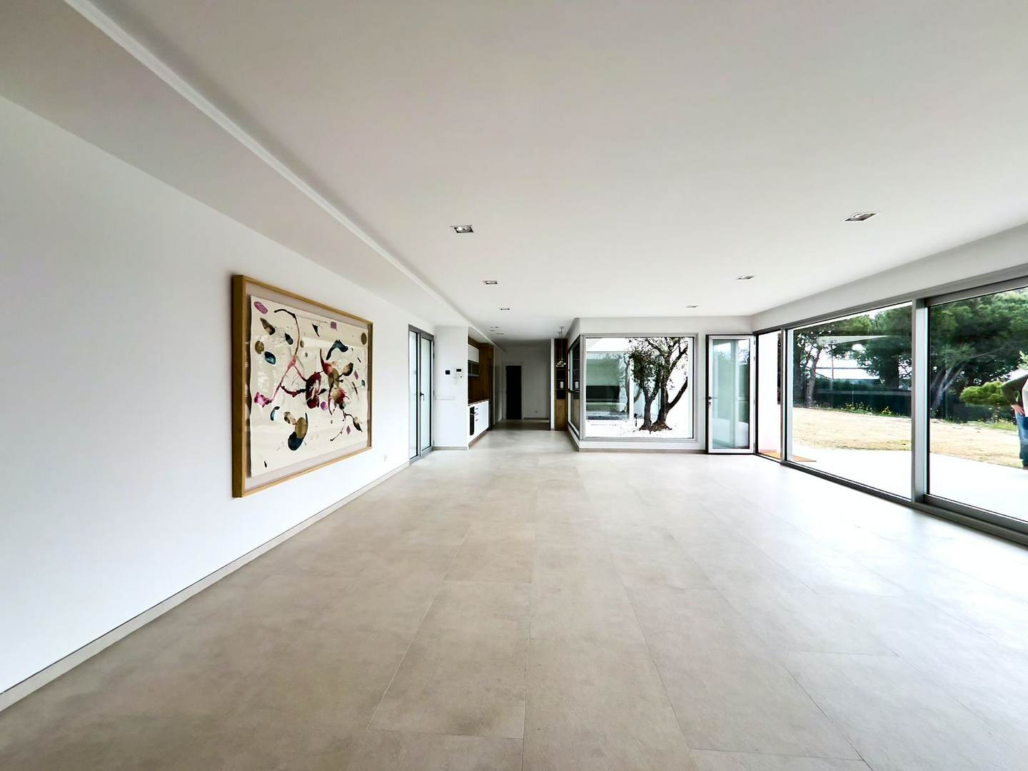 Alquila por horas Vivienda unifamiliar con espacio diáfano y piscina