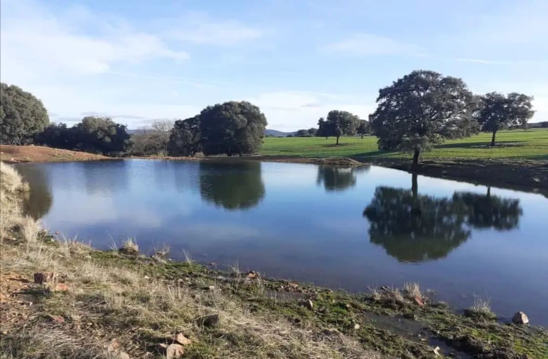 Alquila por horas FINCA RÚSTICA con lago