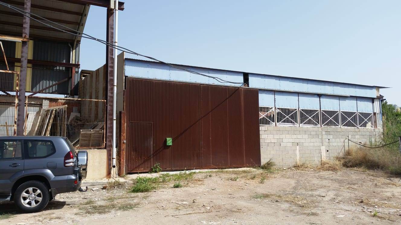 Alquila por horas Nave industrial con aire tétrico 