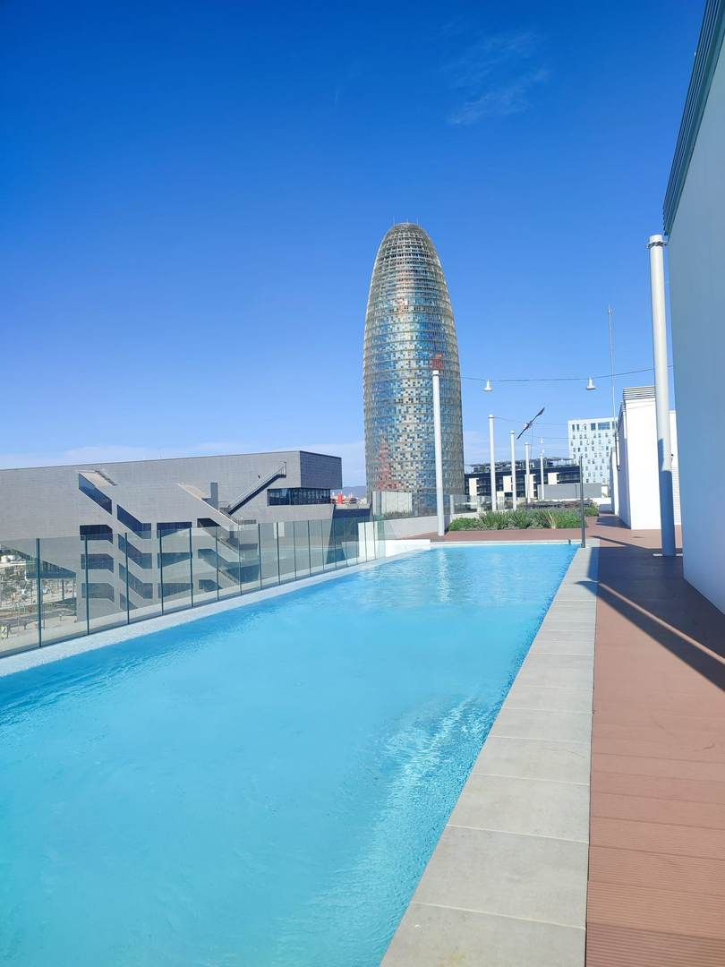 Alquila por horas Rooftop piscina Glòries
