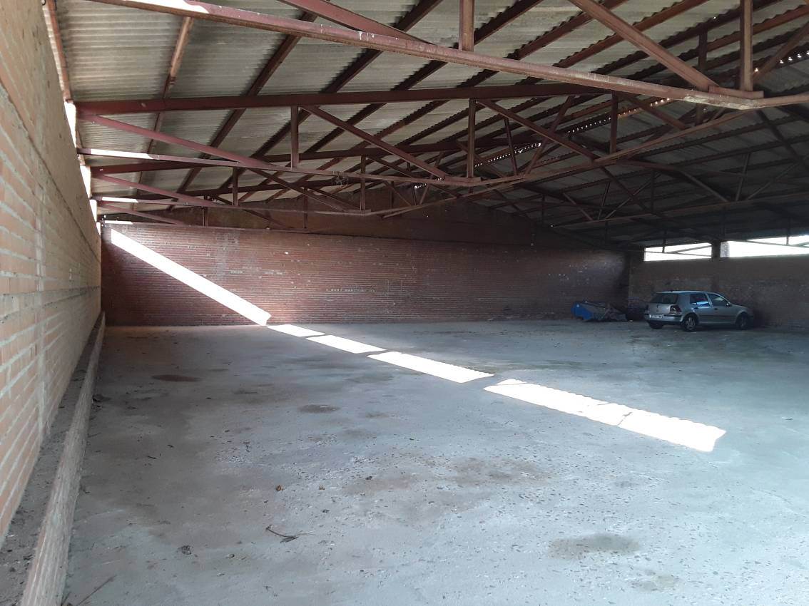 Alquila por horas Nave industrial en bruto