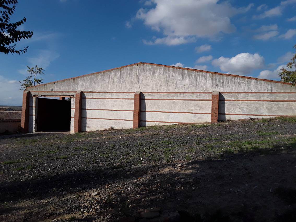 Alquila por horas Nave industrial en bruto