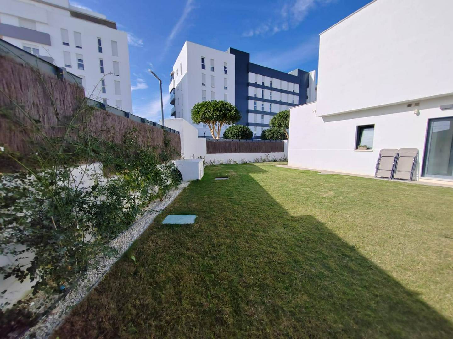 Alquila por horas Casa unifamiliar de obra nueva