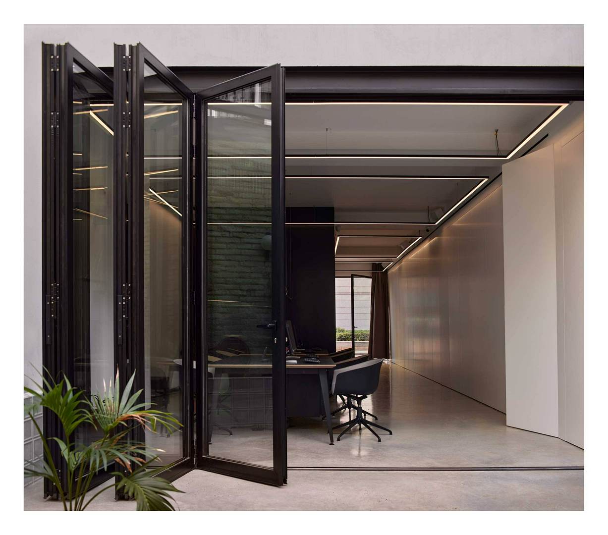 Alquila por horas Oficinas con patio en el centro de Valencia