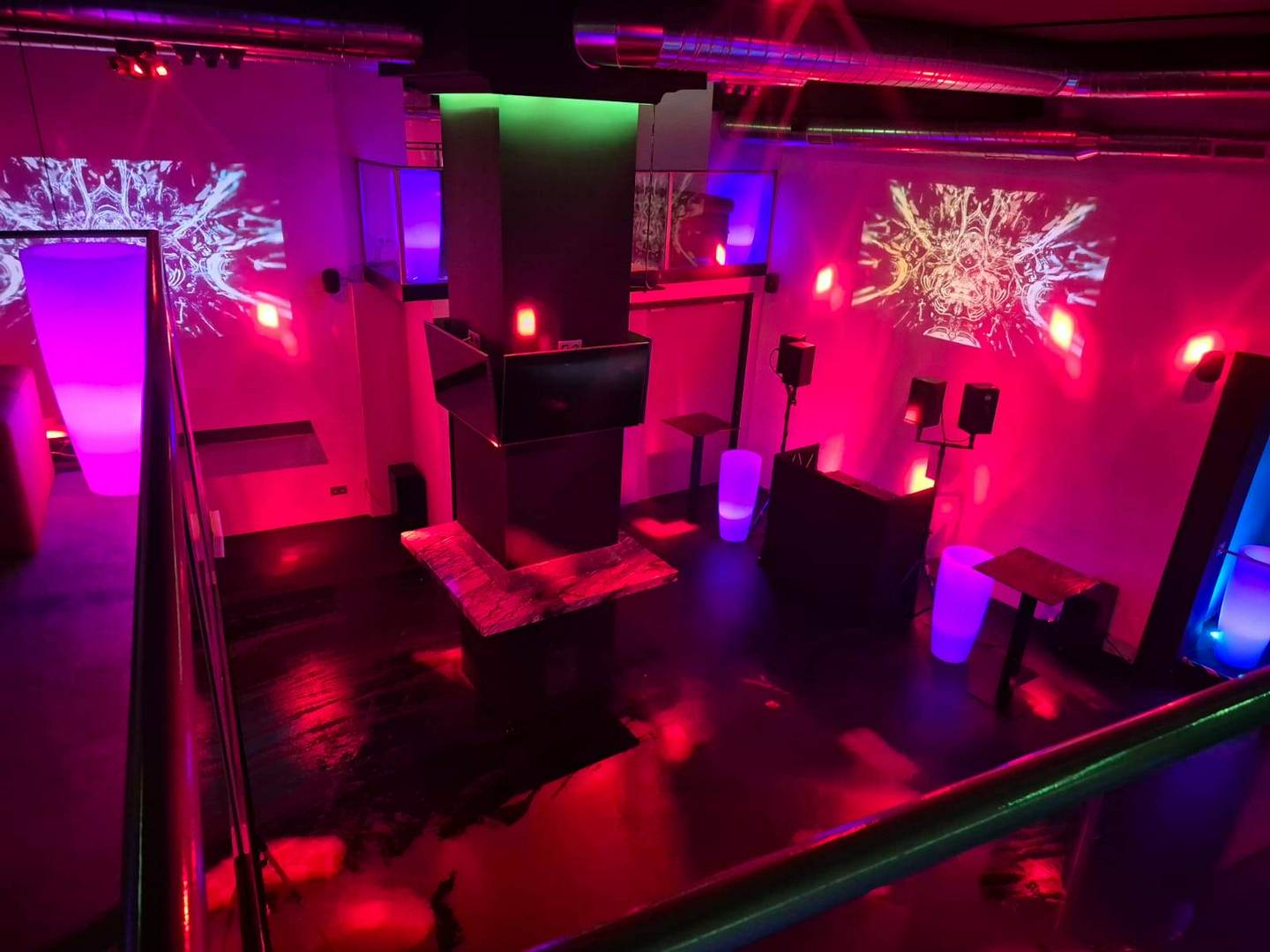 Alquila por horas Sala eventos/discoteca