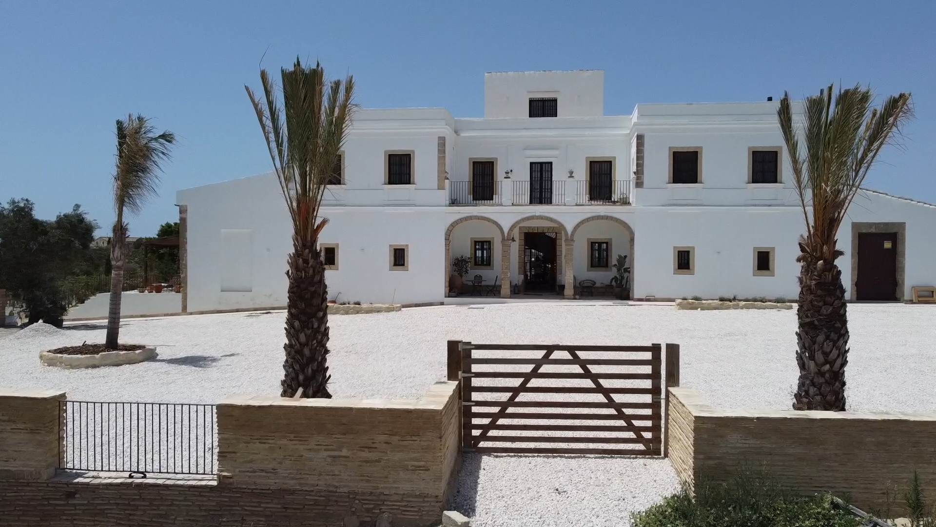 Alquila por horas Casa entre viñas, una finca reformada con muchos espacios