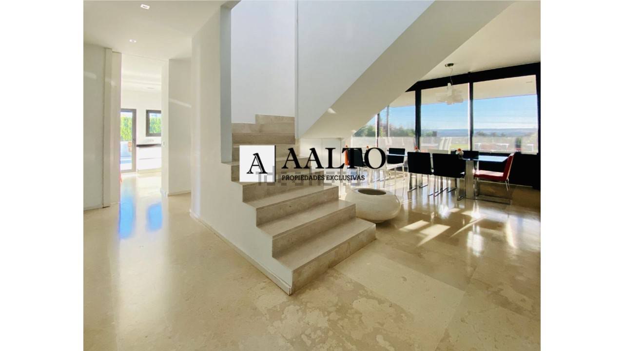 Alquila por horas Casa con diseño moderno y vistas panorámicas increíbles