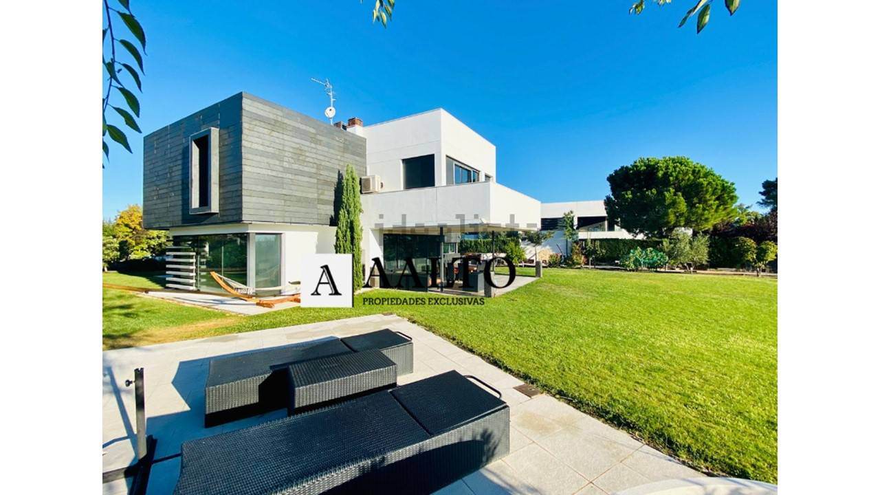 Alquila por horas Casa con diseño moderno y vistas panorámicas increíbles