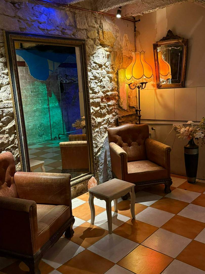 Alquila por horas Sala con encanto para eventos clases y/o producciones