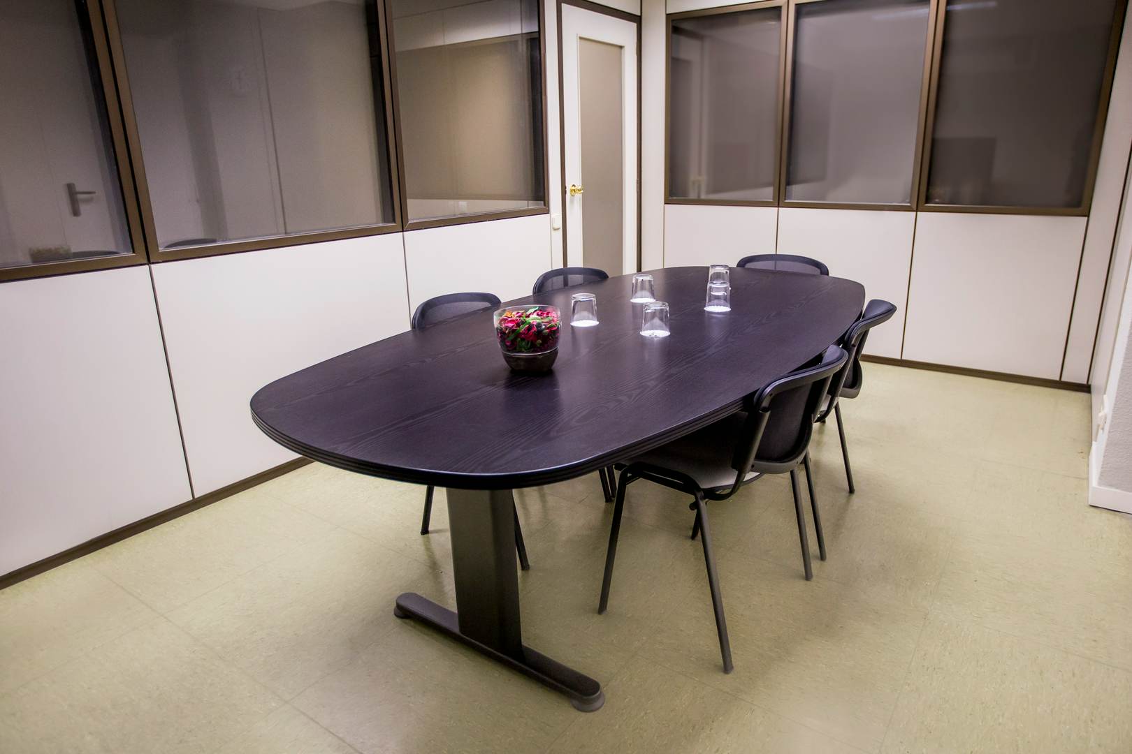 Alquila por horas Sala juntas 6 personas