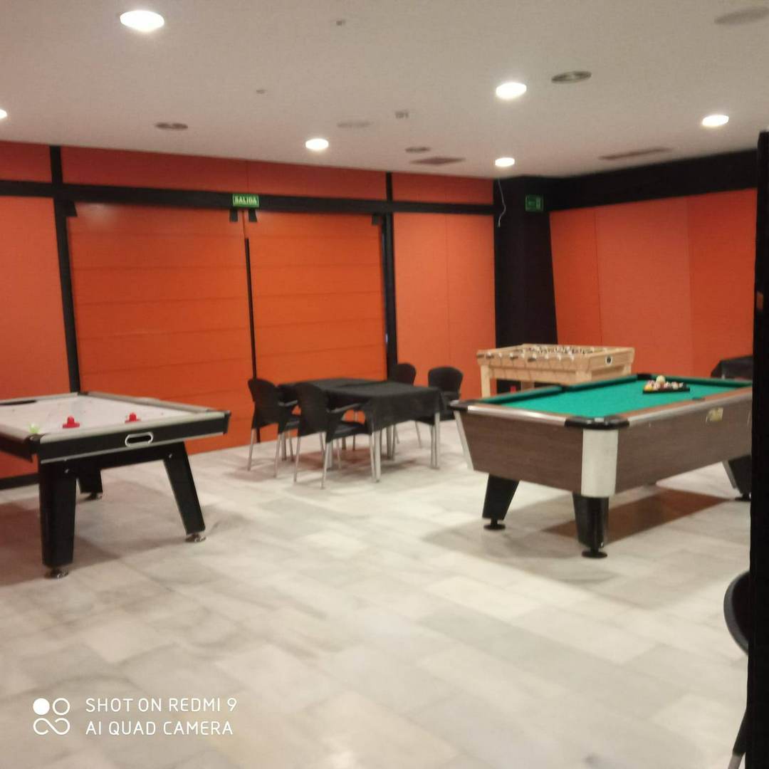 Alquila por horas Restaurante con terraza y parking privado 