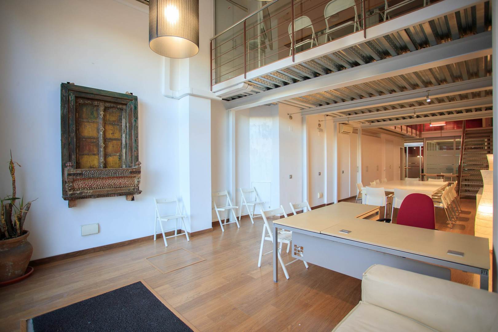 Alquila por horas Loft polivalente con dos plantas
