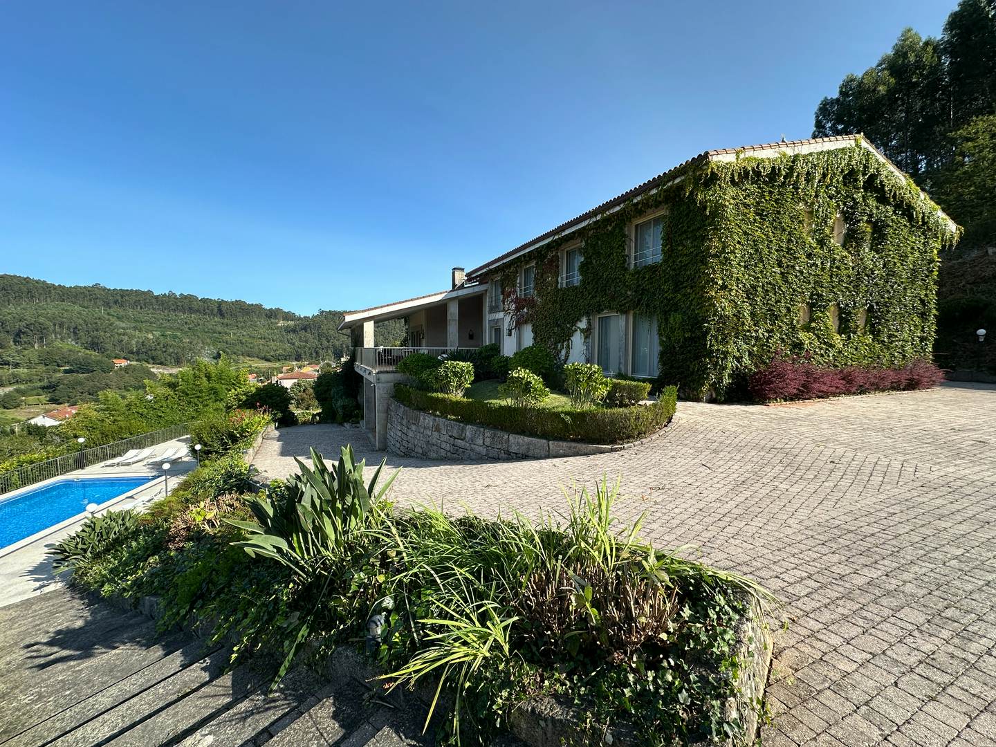 Alquila por horas Chalet en Sanxenxo con espectaculares vistas al valle y a la Ría