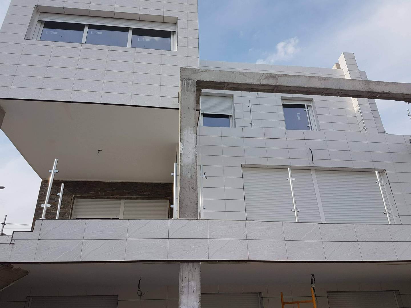 Alquila por horas Vivienda unifamiliar moderna para rodajes en  Las Cárcavas, al lado de  Valdebebas