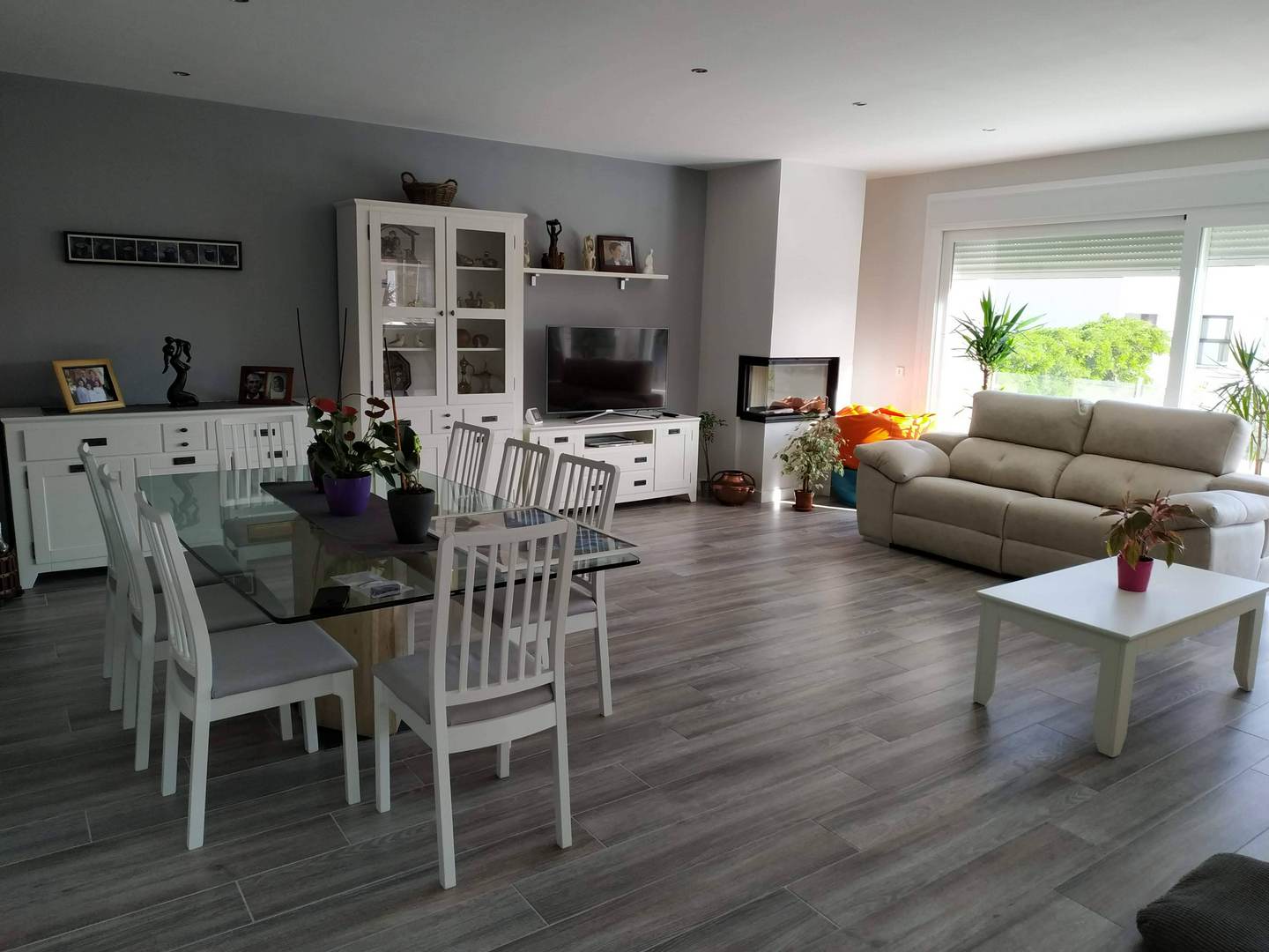 Alquila por horas Vivienda unifamiliar moderna para rodajes en  Las Cárcavas, al lado de  Valdebebas
