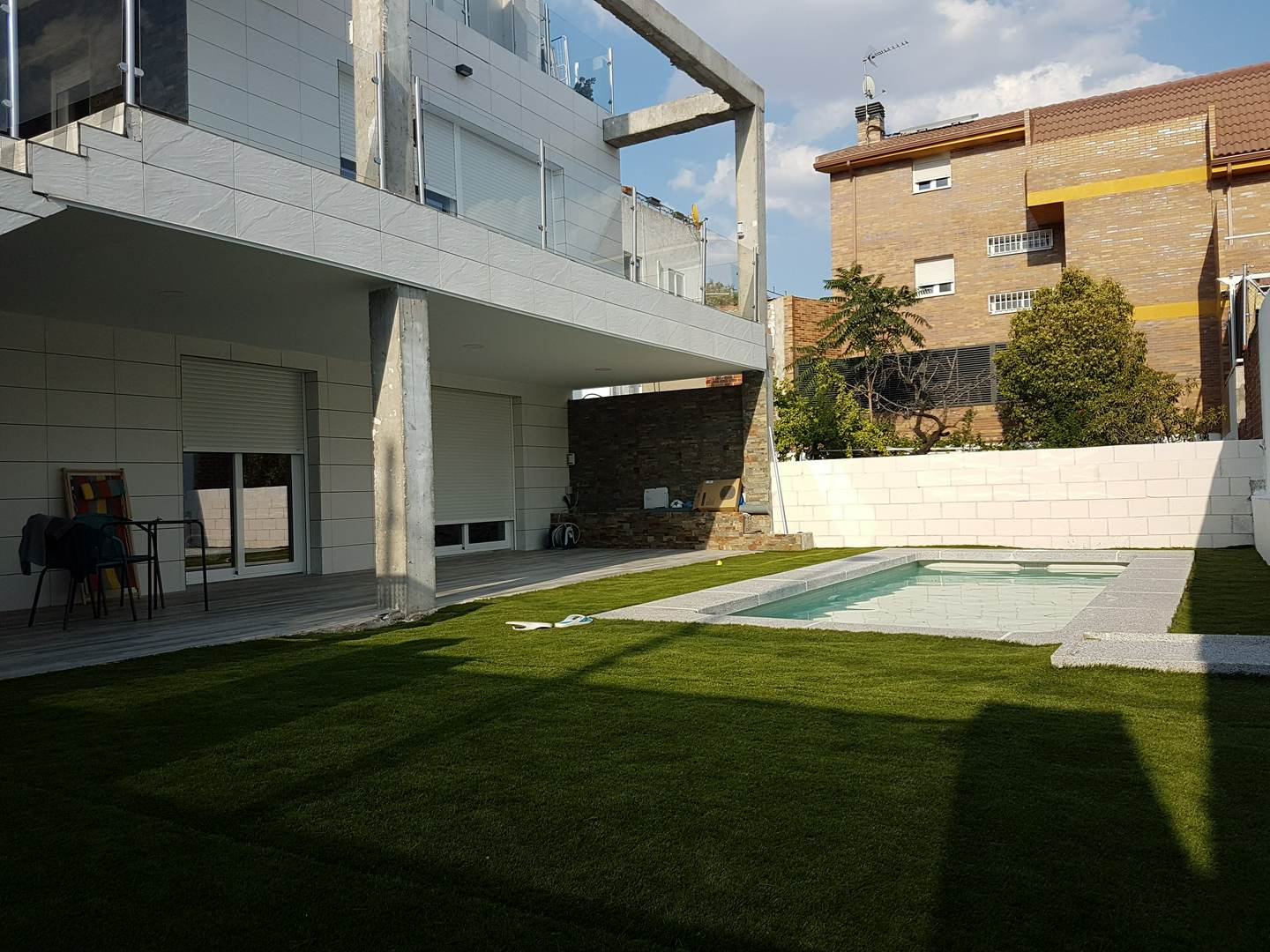 Alquila por horas Vivienda unifamiliar moderna para rodajes en  Las Cárcavas, al lado de  Valdebebas