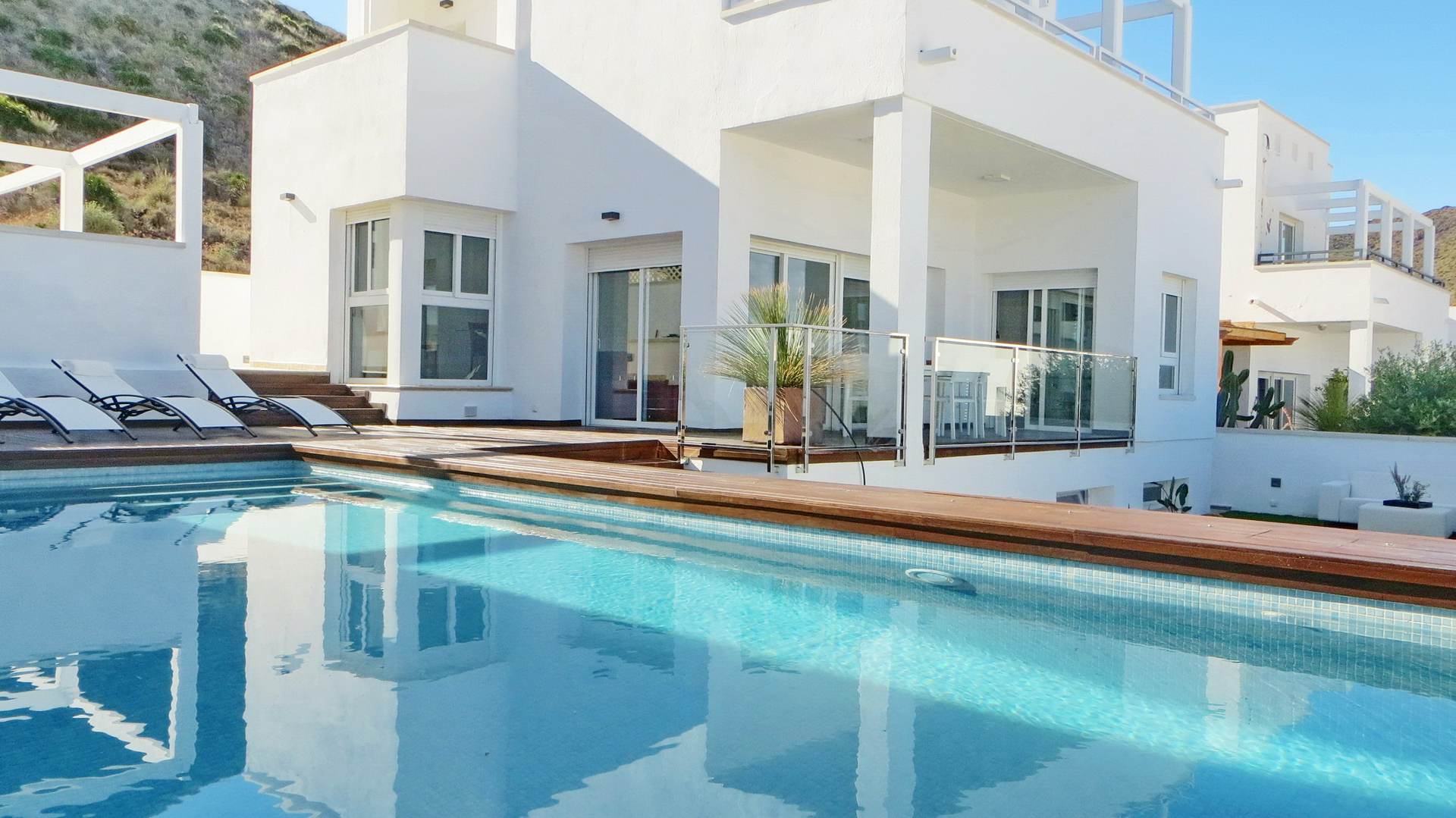 Alquila por horas Vivienda unifamiliar moderna