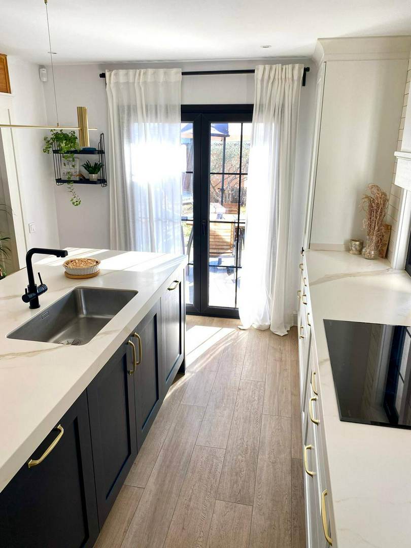 Alquila por horas Cocina estilo americano perfecta para anuncios