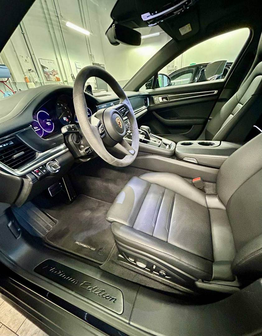 Alquila por horas Porsche Panamera para Photoshooting