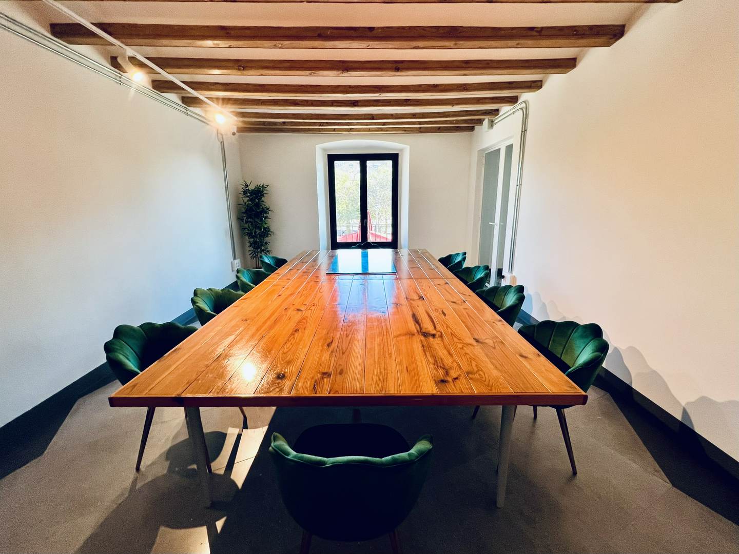 Alquila por horas Espacio Multifuncional de Fitting y Producción