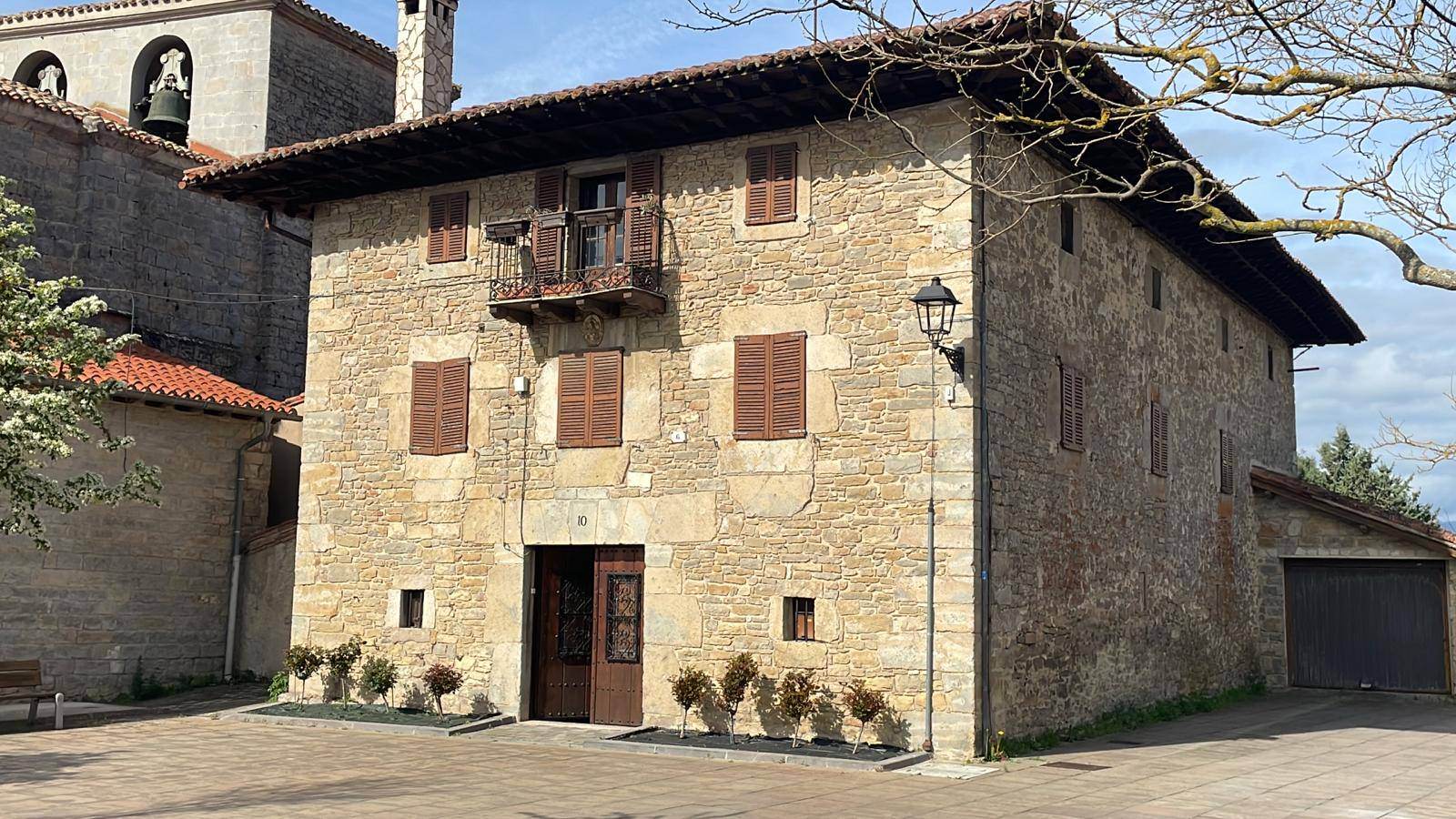 Alquila por horas Casa de pueblo con jardín