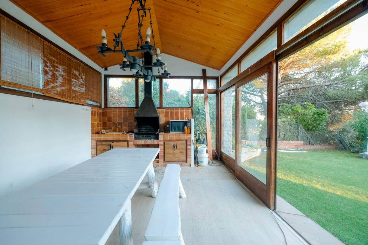 Alquila por horas Casa cuatro vientos con jardín y piscina
