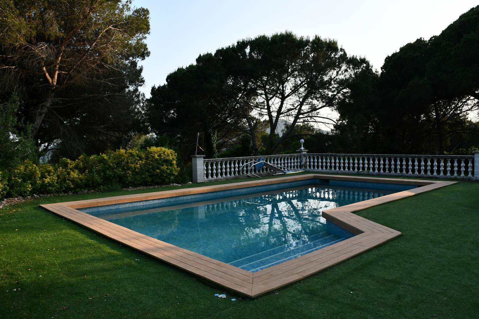 Alquila por horas Casa cuatro vientos con jardín y piscina