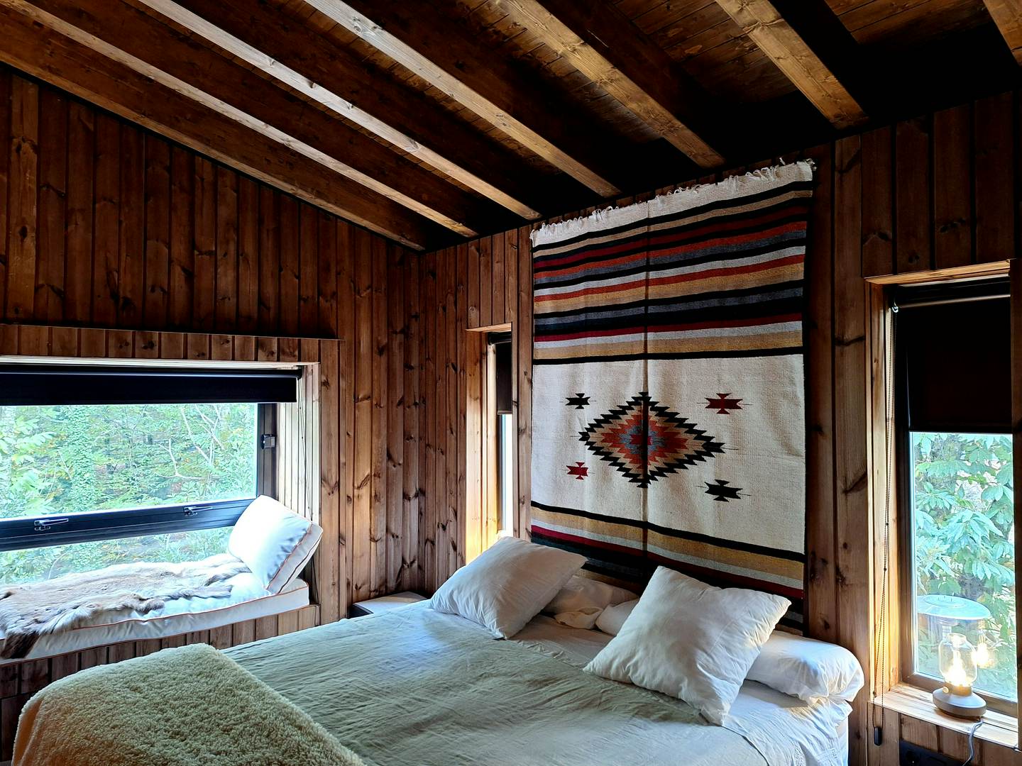 Alquila por horas Casa de montaña con vistas a bosque de castaños y arroyo